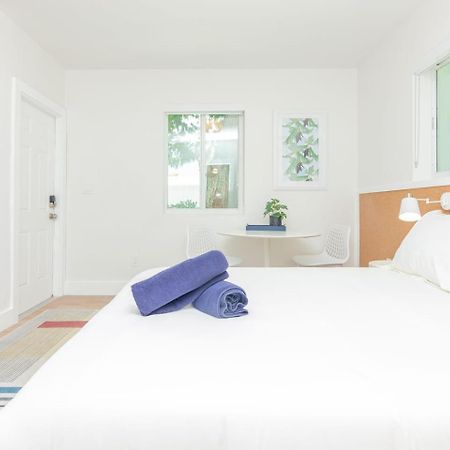 Newly Renovated Stylish Studio In El Portal #2 Miami Luaran gambar