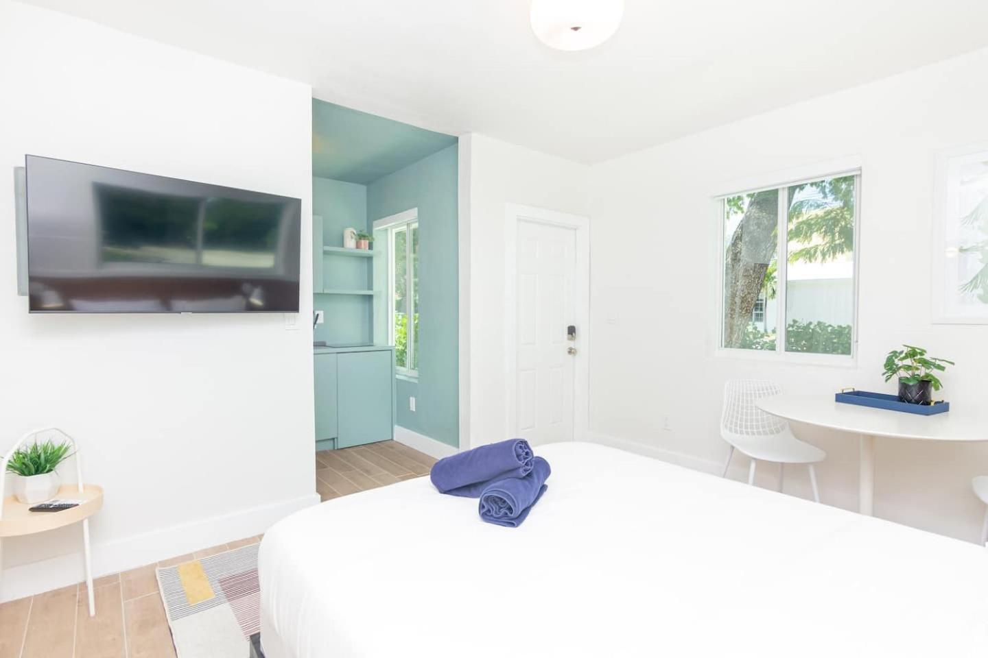 Newly Renovated Stylish Studio In El Portal #2 Miami Luaran gambar