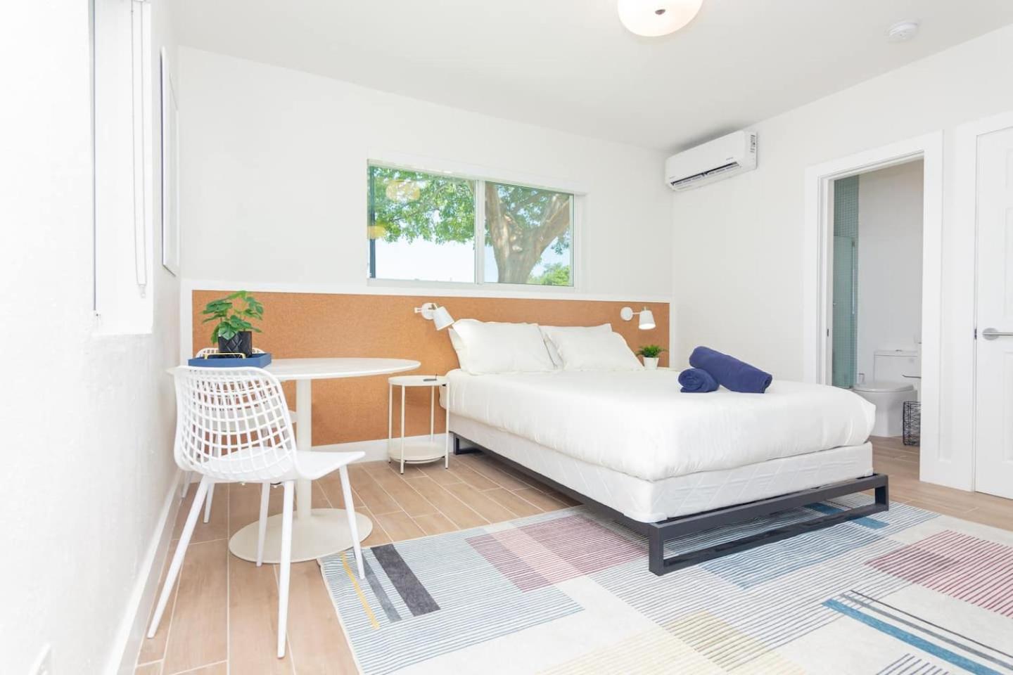 Newly Renovated Stylish Studio In El Portal #2 Miami Luaran gambar