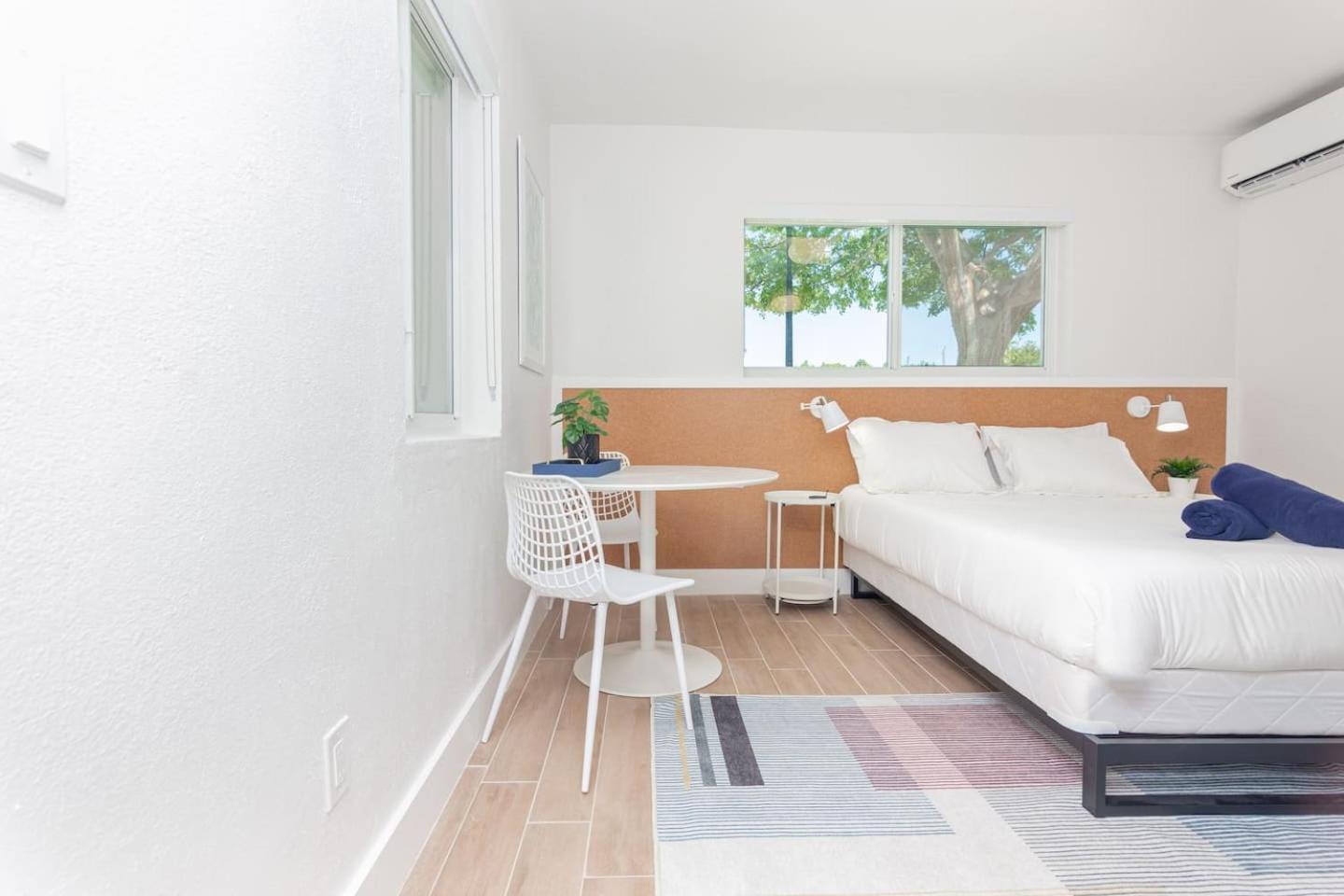 Newly Renovated Stylish Studio In El Portal #2 Miami Luaran gambar