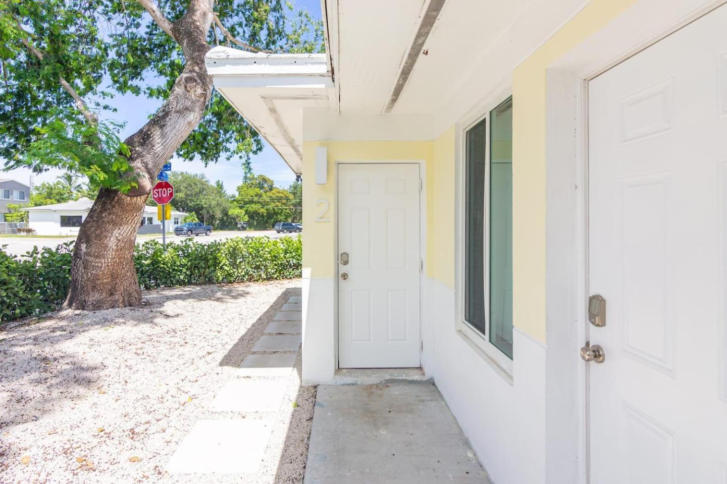 Newly Renovated Stylish Studio In El Portal #2 Miami Luaran gambar