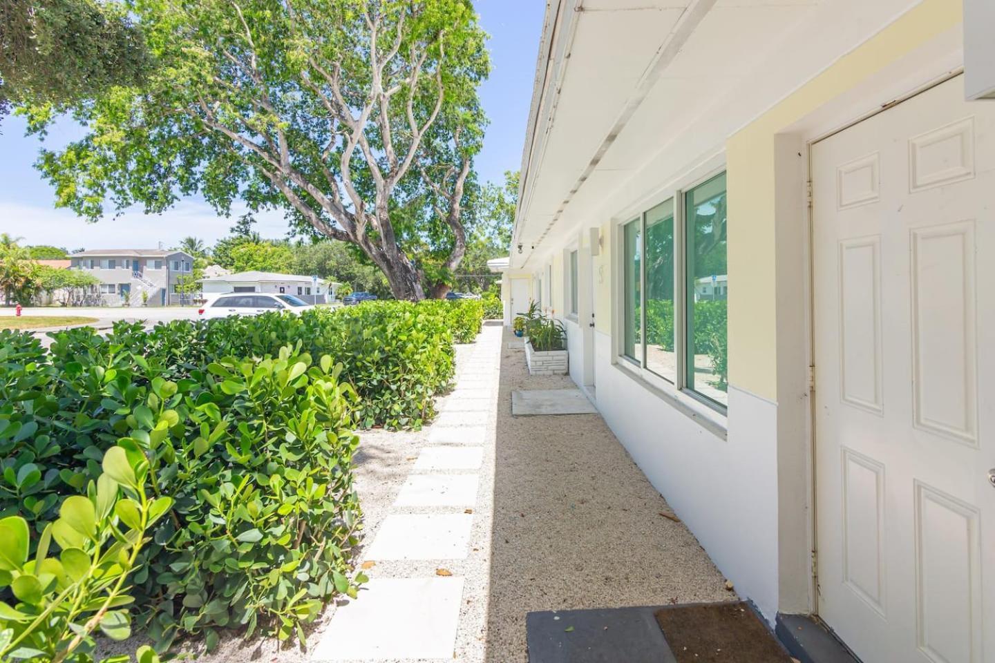 Newly Renovated Stylish Studio In El Portal #2 Miami Luaran gambar