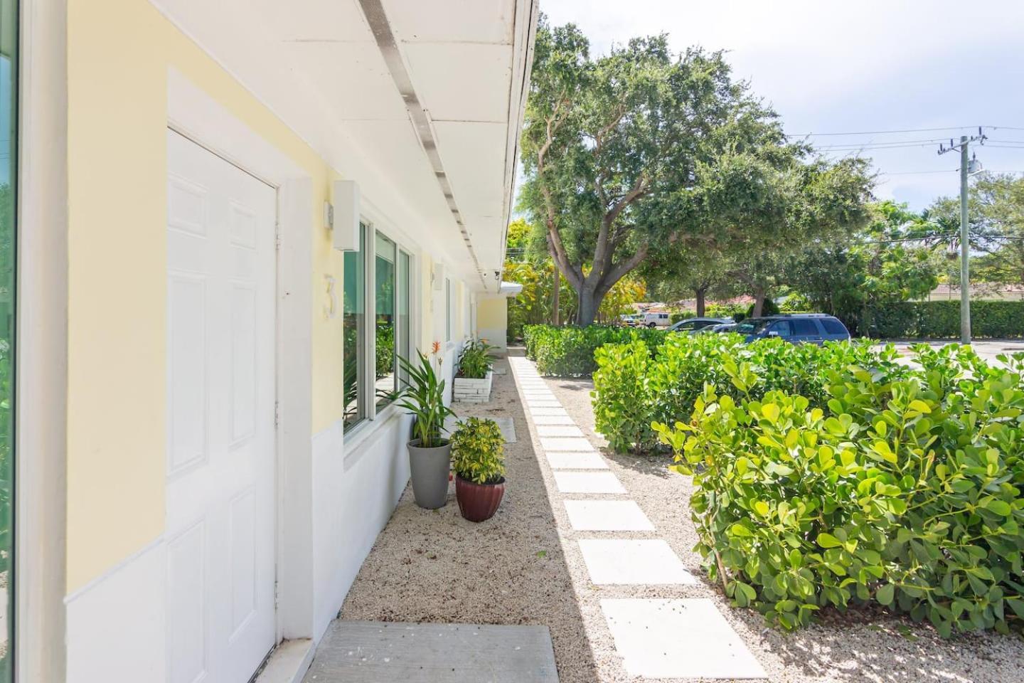Newly Renovated Stylish Studio In El Portal #2 Miami Luaran gambar