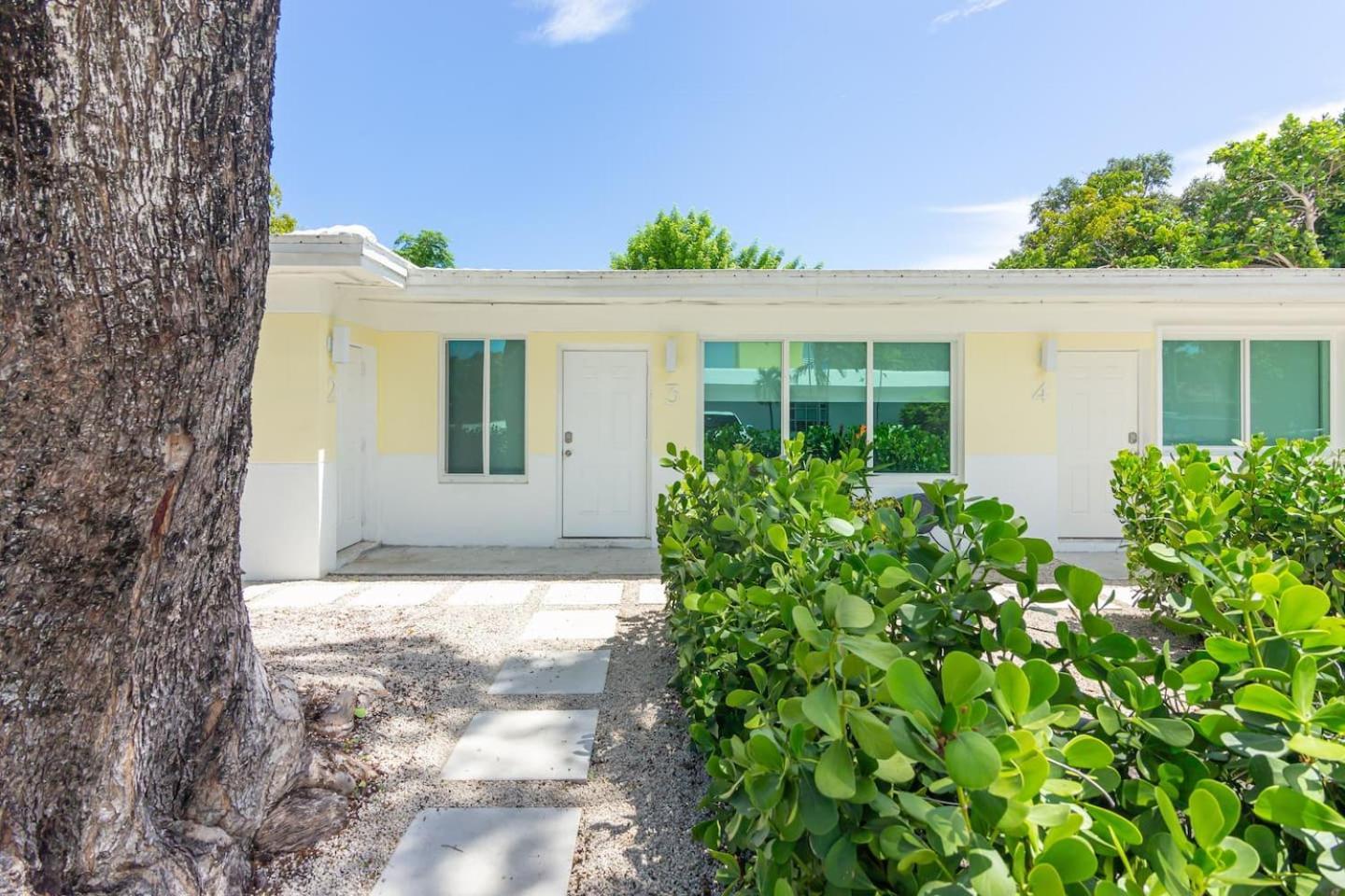 Newly Renovated Stylish Studio In El Portal #2 Miami Luaran gambar